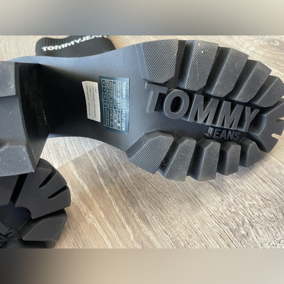 Tommy Jeans Heeled Sock Boot in Black Womens Size 9.5 - Picture 12 of 12